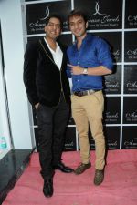 Abhishek Kumar along with Ali Merchant at Amaze store in Andheri, Mumbai on 2nd Feb 2013.JPG
